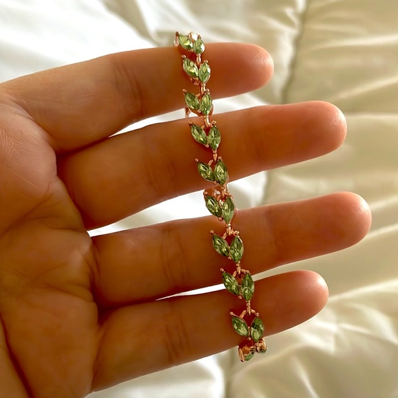 Peridot Leaf Tennis Bracelet - Picture 7 of 7